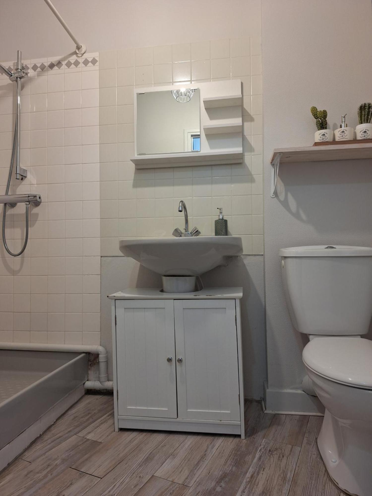 Appartement F2 Centre-Ville Issoire Avec Jolie Vue Ngoại thất bức ảnh
