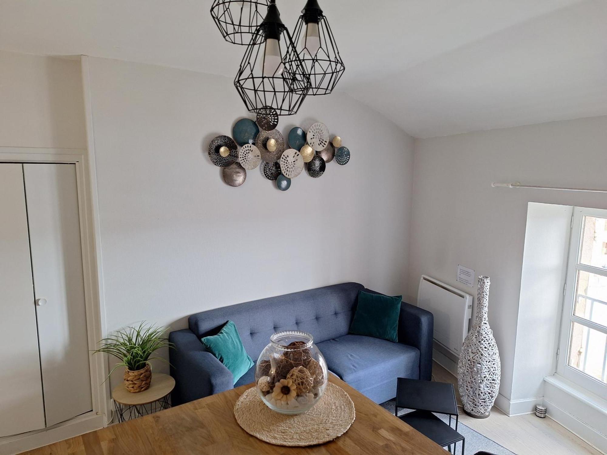 Appartement F2 Centre-Ville Issoire Avec Jolie Vue Ngoại thất bức ảnh