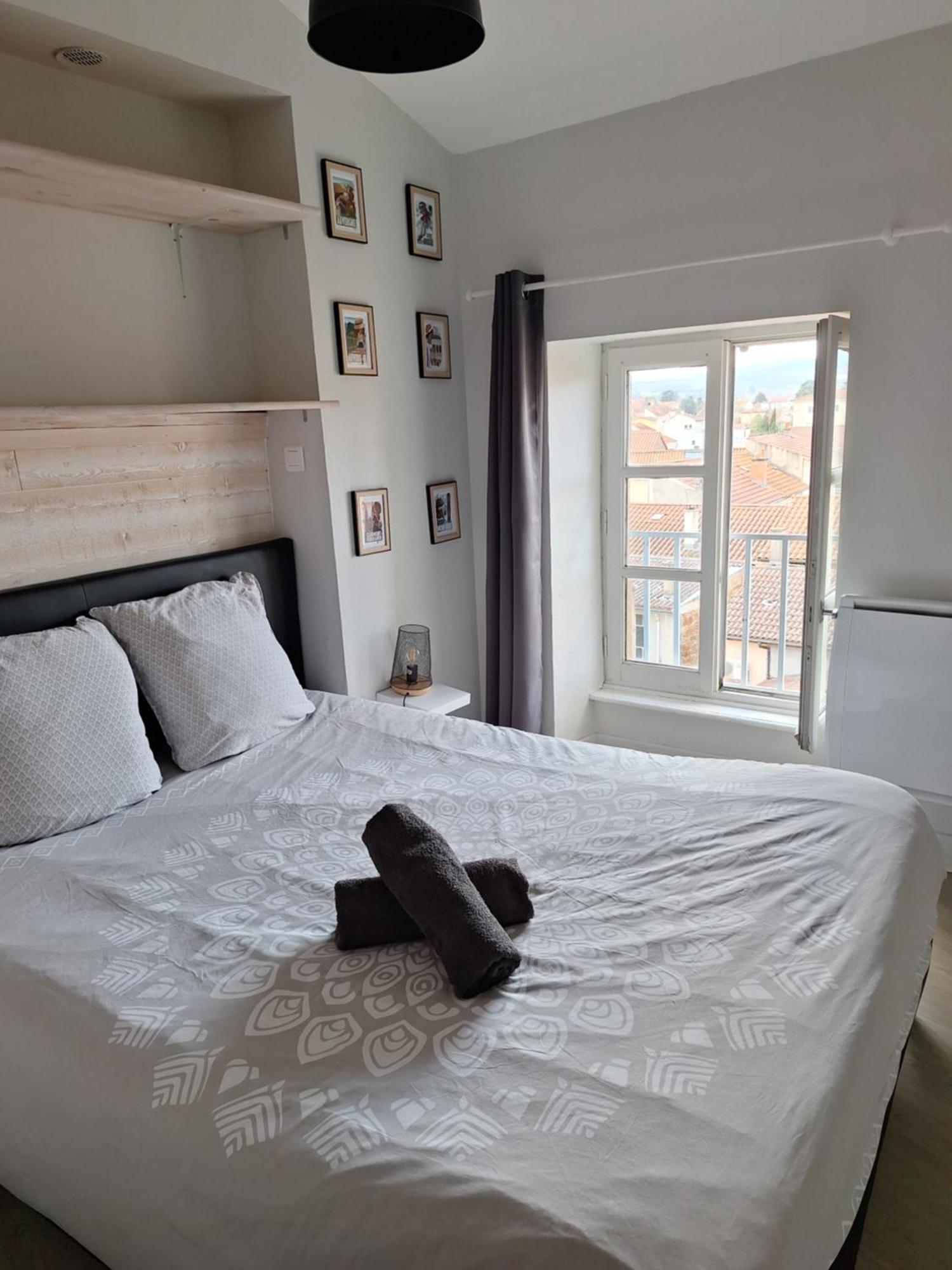 Appartement F2 Centre-Ville Issoire Avec Jolie Vue Ngoại thất bức ảnh